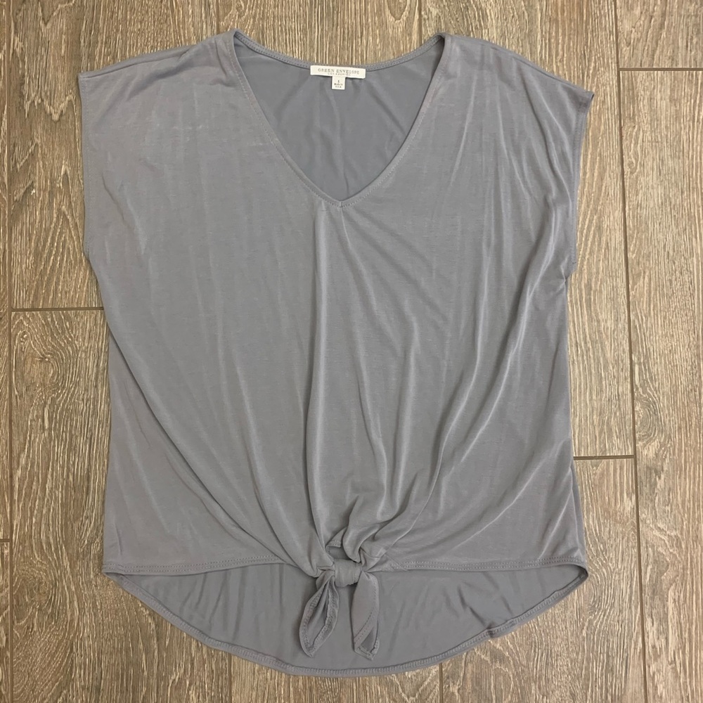 Green Envelope Grey Tie Knot Casual Tee L